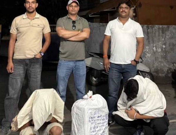ऋषिकेश: अवैध शराब के खिलाफ आबकारी टीम की बड़ी कार्रवाई, फूड प्लाजा रेस्टोरेंट से 50 पव्वे और 40 पाउच बरामद