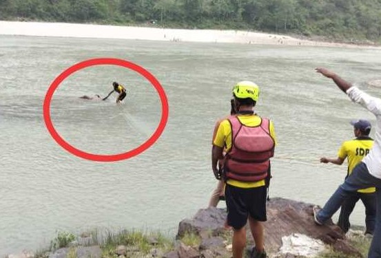 ऋषिकेश: कौड़ियाला में डूबे युवक का शव एसडीआरएफ ने सिंगतली पुल के पास से बरामद किया