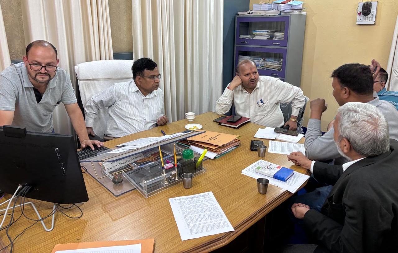 चमोली: सीएम घोषणाओं की समीक्षा बैठक, जिलाधिकारी ने सर्वोच्च प्राथमिकता देने के दिए निर्देश