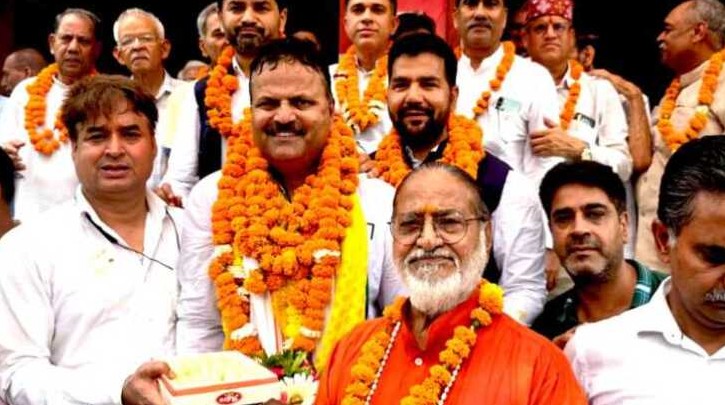 ऋषिकेश: ललित मोहन मिश्रा ने संभाला महानगर कांग्रेस अध्यक्ष का पदभार, भव्य स्वागत