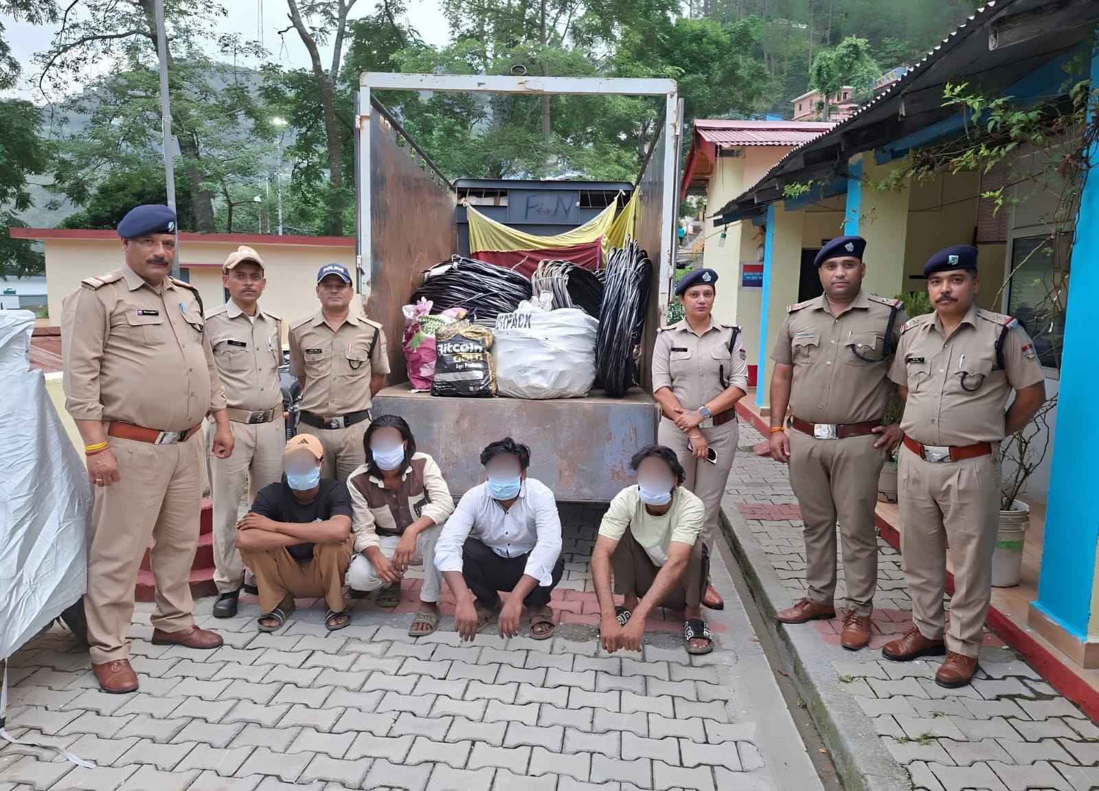 ₹8 लाख की विद्युत सामग्री शत-प्रतिशत बरामद, घटना में प्रयुक्त लोडर वाहन भी जब्त
