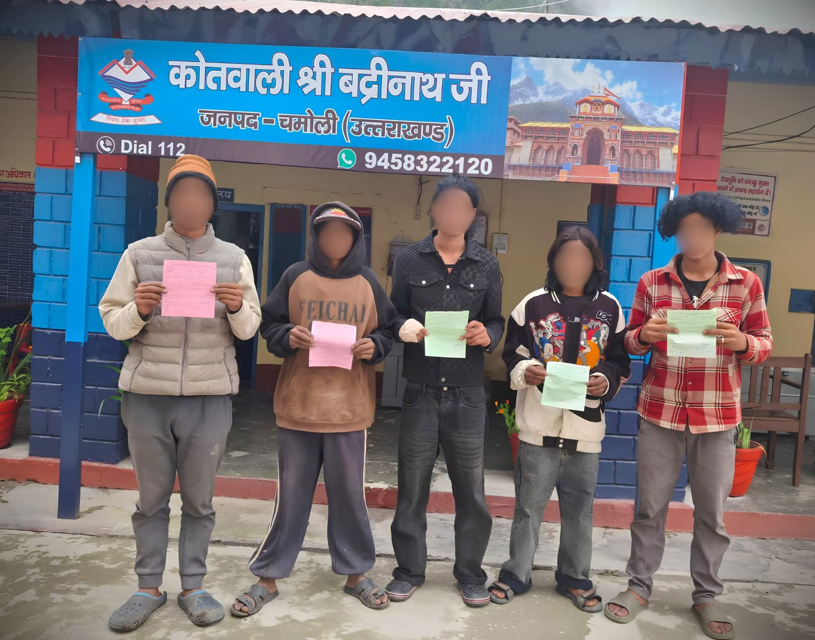चमोली: ऑपरेशन प्रहार के तहत बद्रीनाथ पुलिस ने हंगामा कर रहे दो पक्षों पर की कार्रवाई