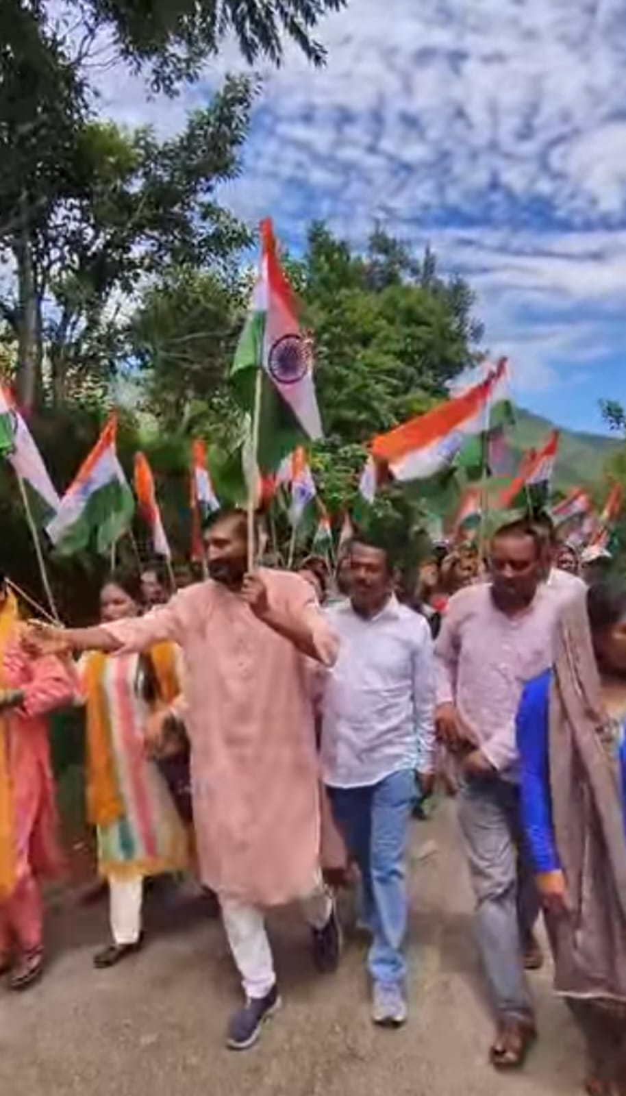गौचर: हर घर तिरंगा अभियान के तहत 7 गांवों में पहुंचे कार्यकर्ता, विधायक अनिल नौटियाल ने किया जागरूक