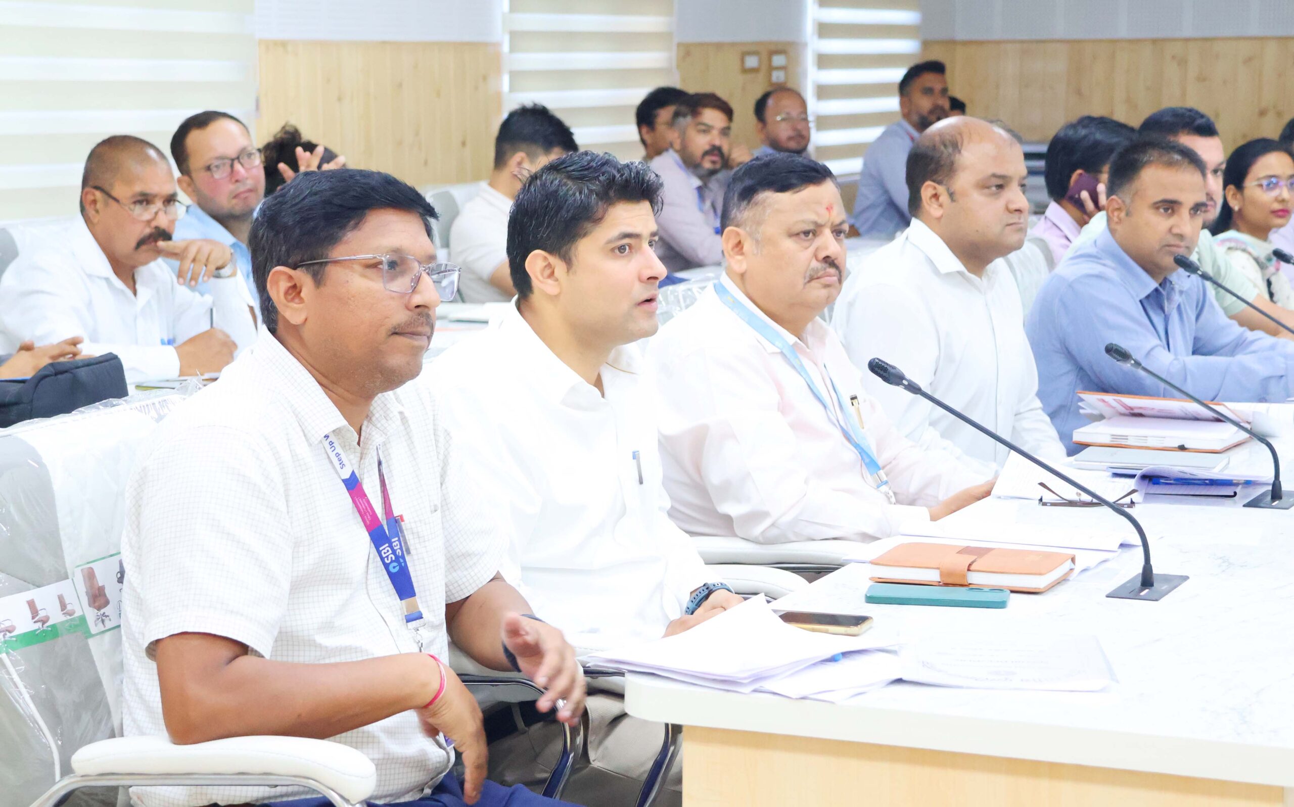 चमोली में DLRC बैठक: 254 लाभार्थियों को मुख्यमंत्री स्वरोजगार योजना के तहत मिला ऋण