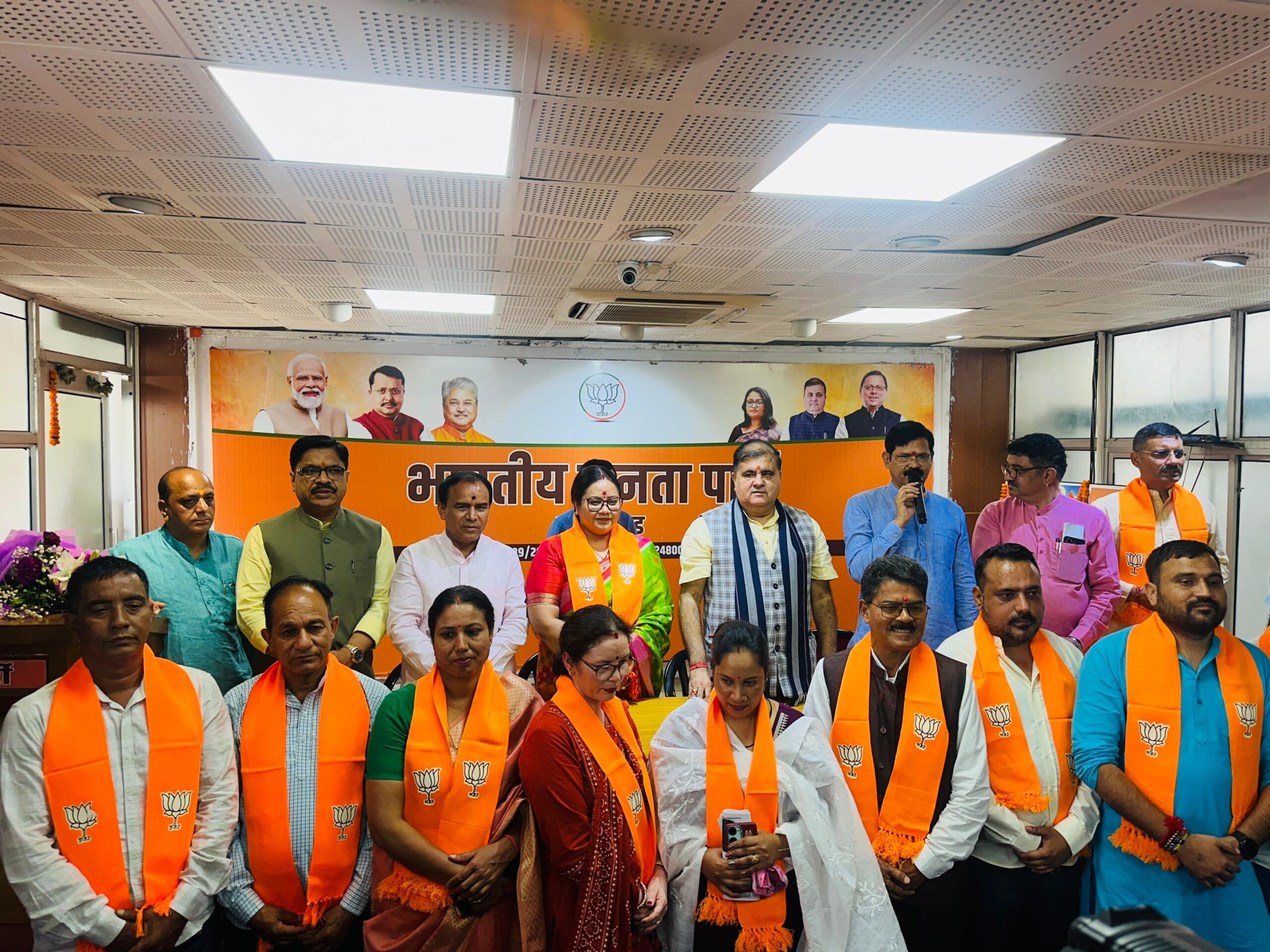 श्रीनगर में भाजपा को बड़ा बूस्ट—निर्दलीय मेयर आरती भंडारी समेत 10 पार्षद भाजपा में शामिल