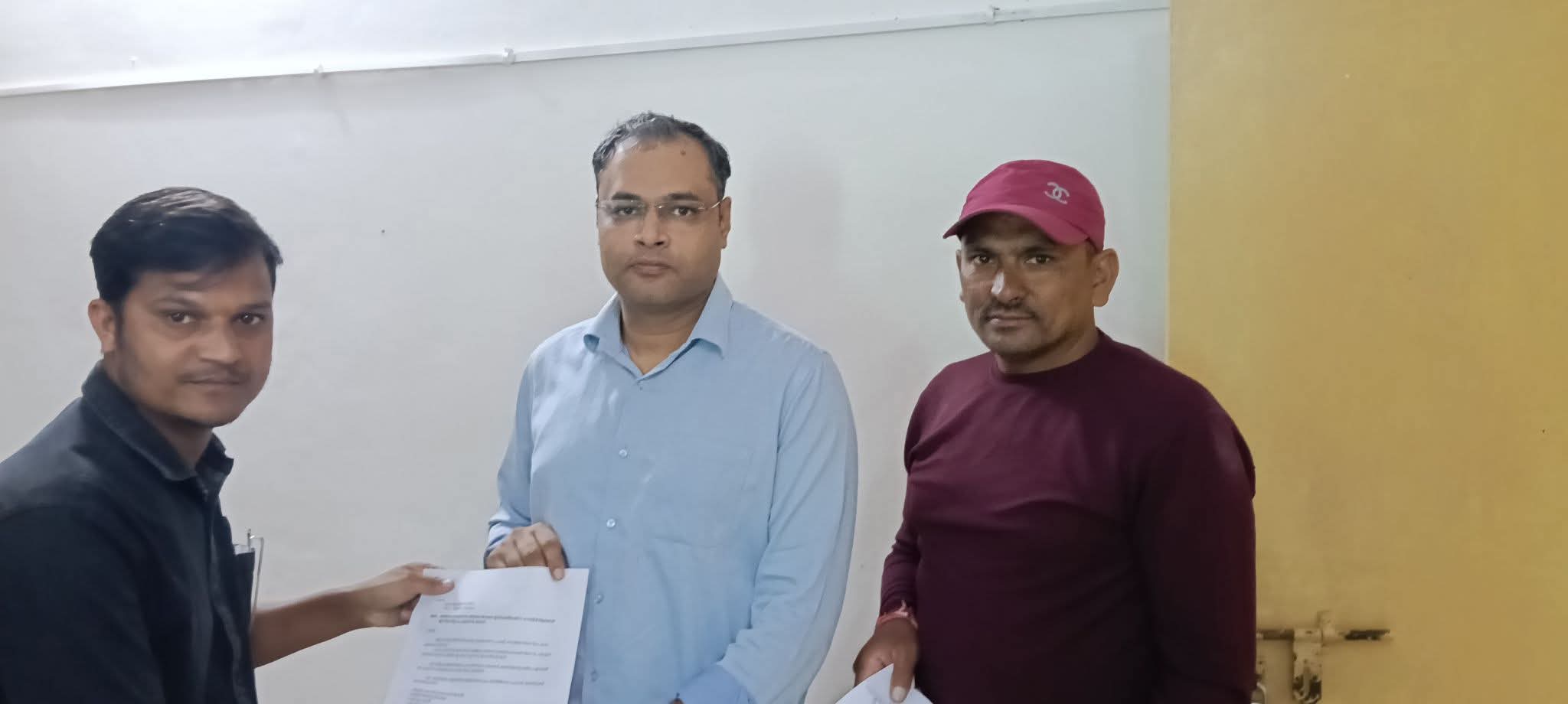 गौचर: पनाई प्राथमिक विद्यालय की व्यवस्थाओं में सुधार की मांग—सभासद गौरव कपूर ने DM को सौंपा ज्ञापन