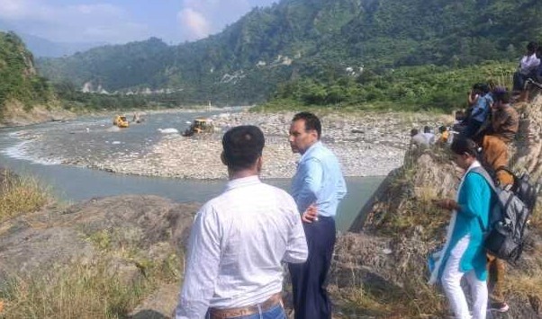 नैनीताल के रोपा गांव में कोसी नदी में बहा किशोर, एसडीआरएफ की टीम तलाश में जुटी